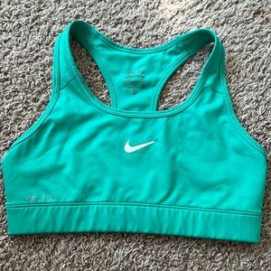 Nike Pro Women’s Green Sports Bra Size S